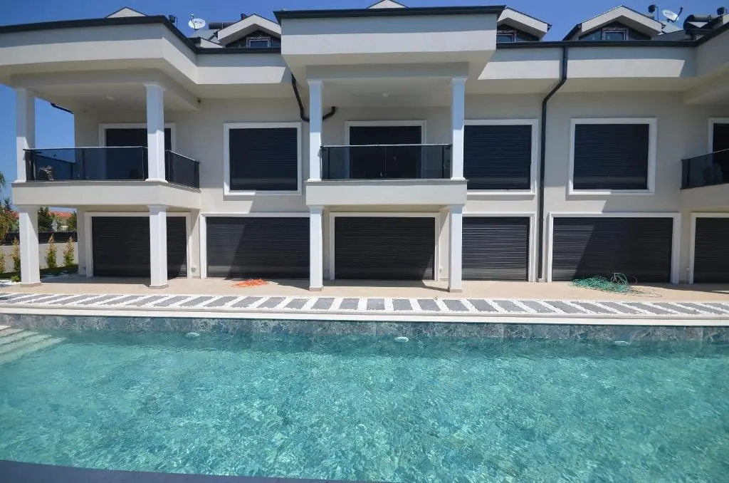 Calis real estate